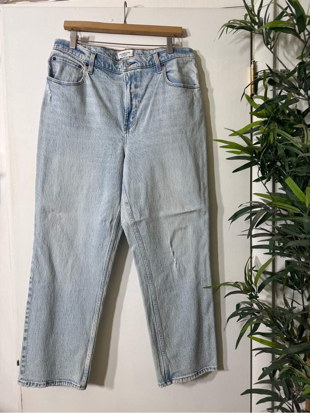 Abercrombie & Fitch Light Wash High-Rise Straight Jeans